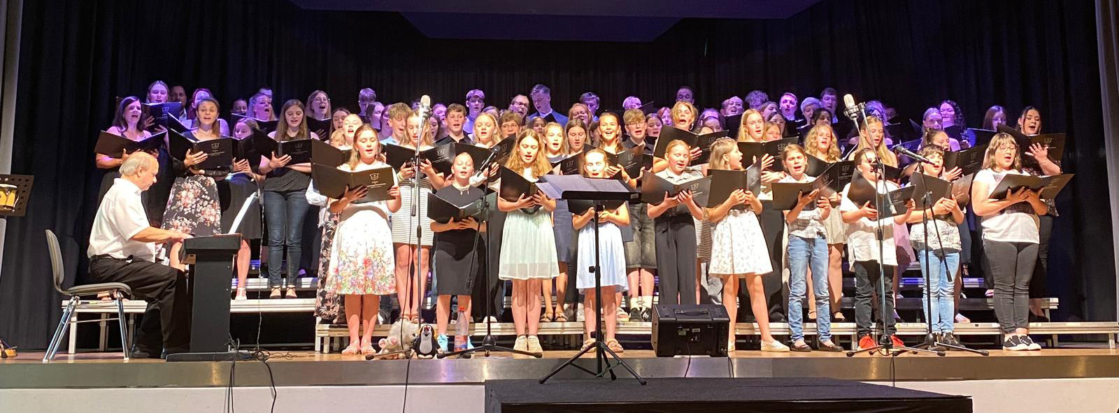 Musik für den guten Zweck: Jahres- und Benefizkonzert der Schulchöre im Juni 2025, Sachsenlandhalle Glauchau